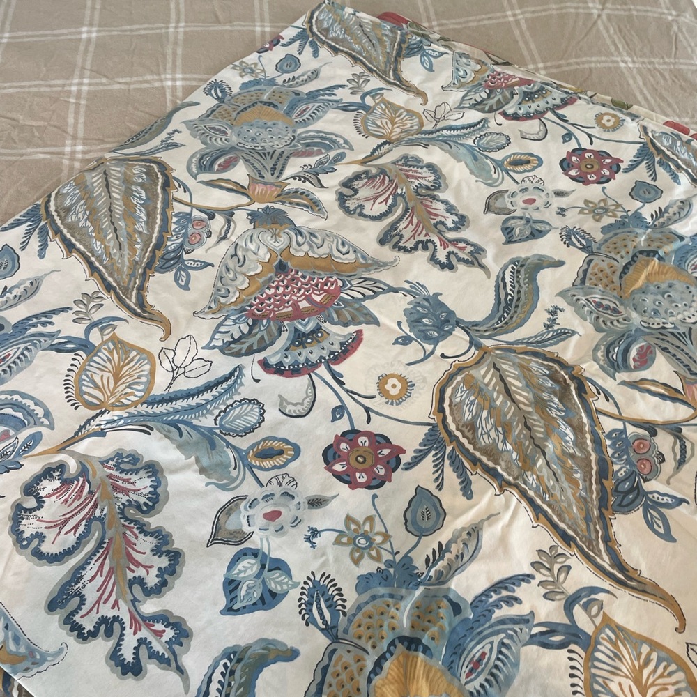 Pottery Barn Full/Queen duvet